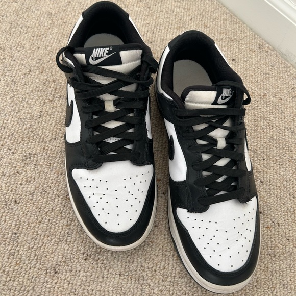 Nike Panda Dunks - Picture 2 of 5